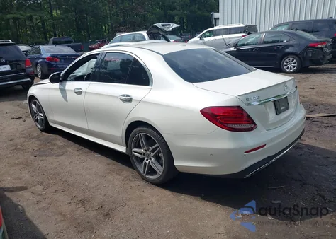 2017 Mercedes-Benz E 300 z USA, uszkodzony, nr VIN WDDZF4JB8HA275737